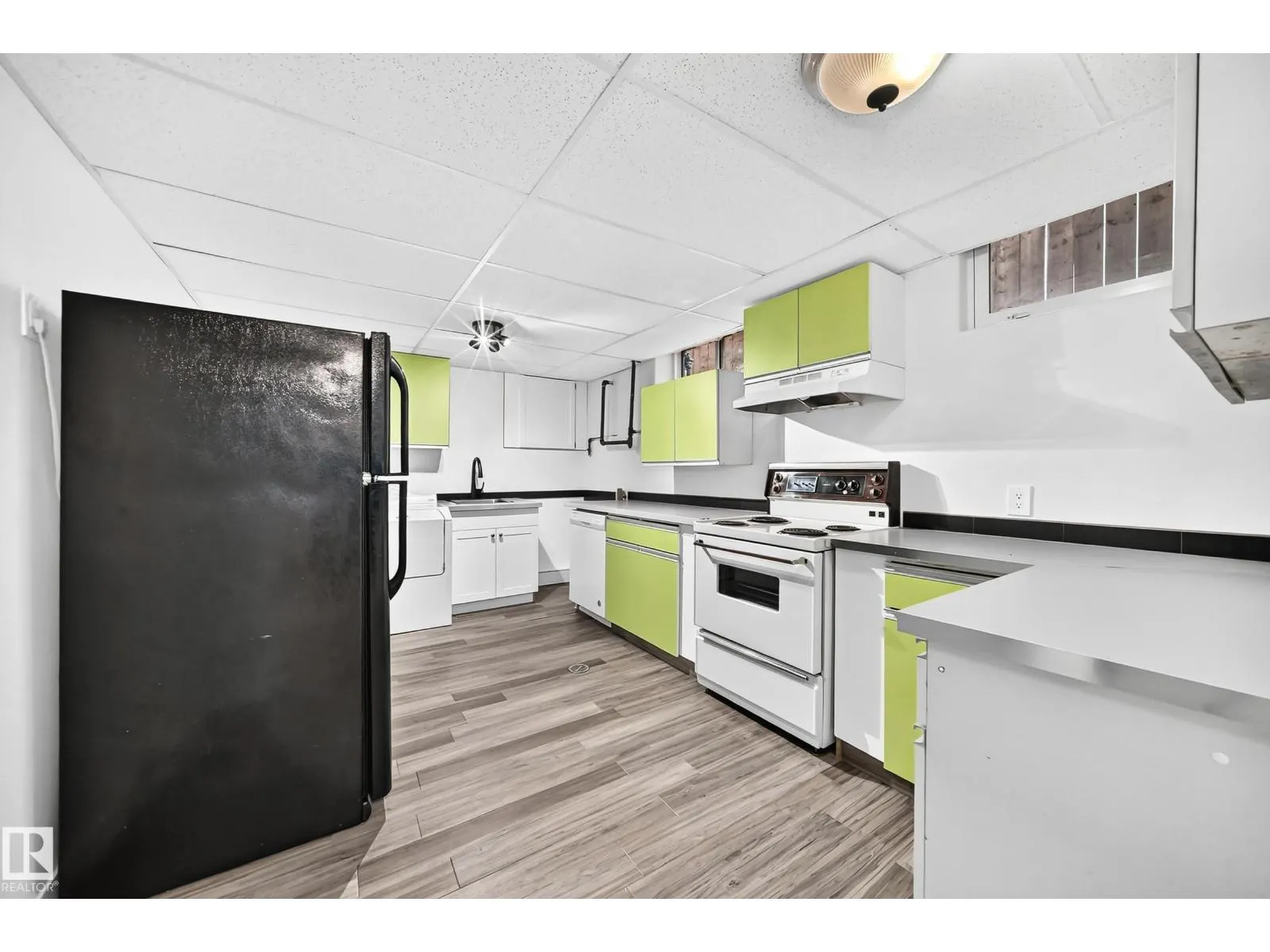 5204 112 AV NW