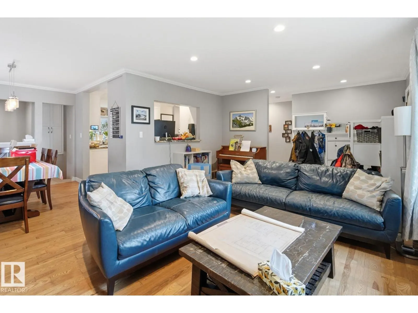 8408 54 ST NW