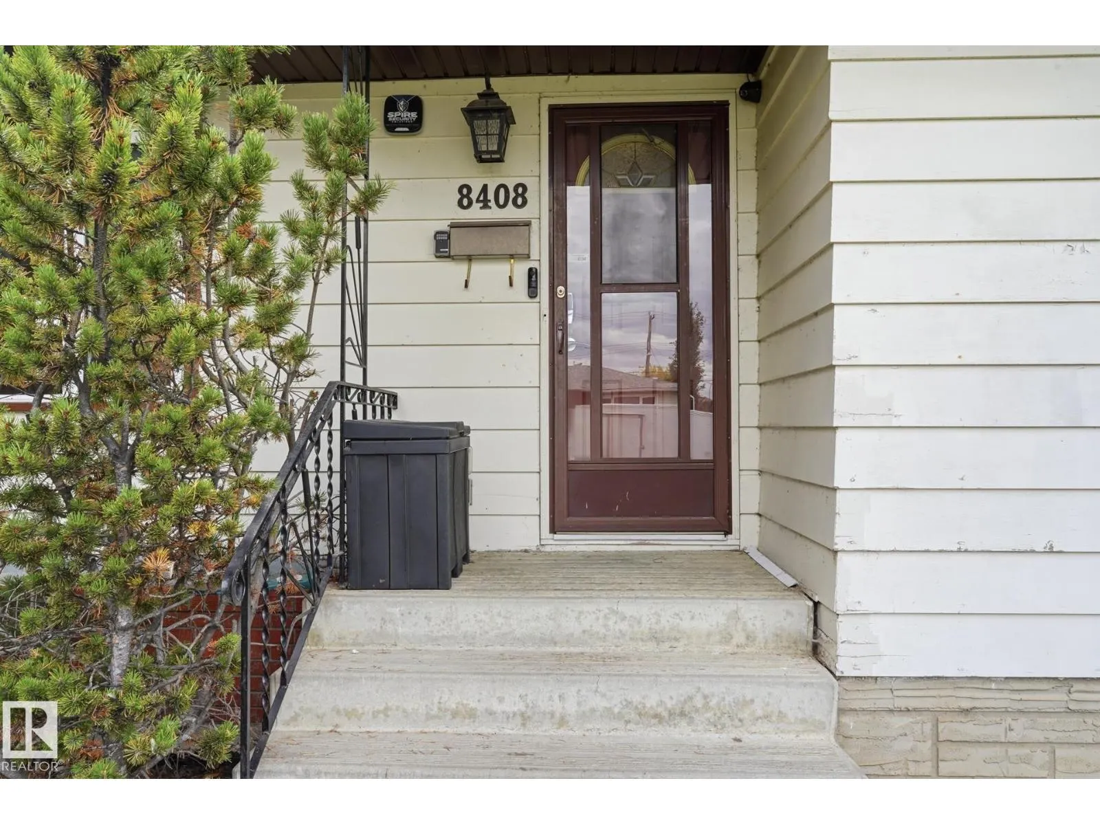 8408 54 ST NW