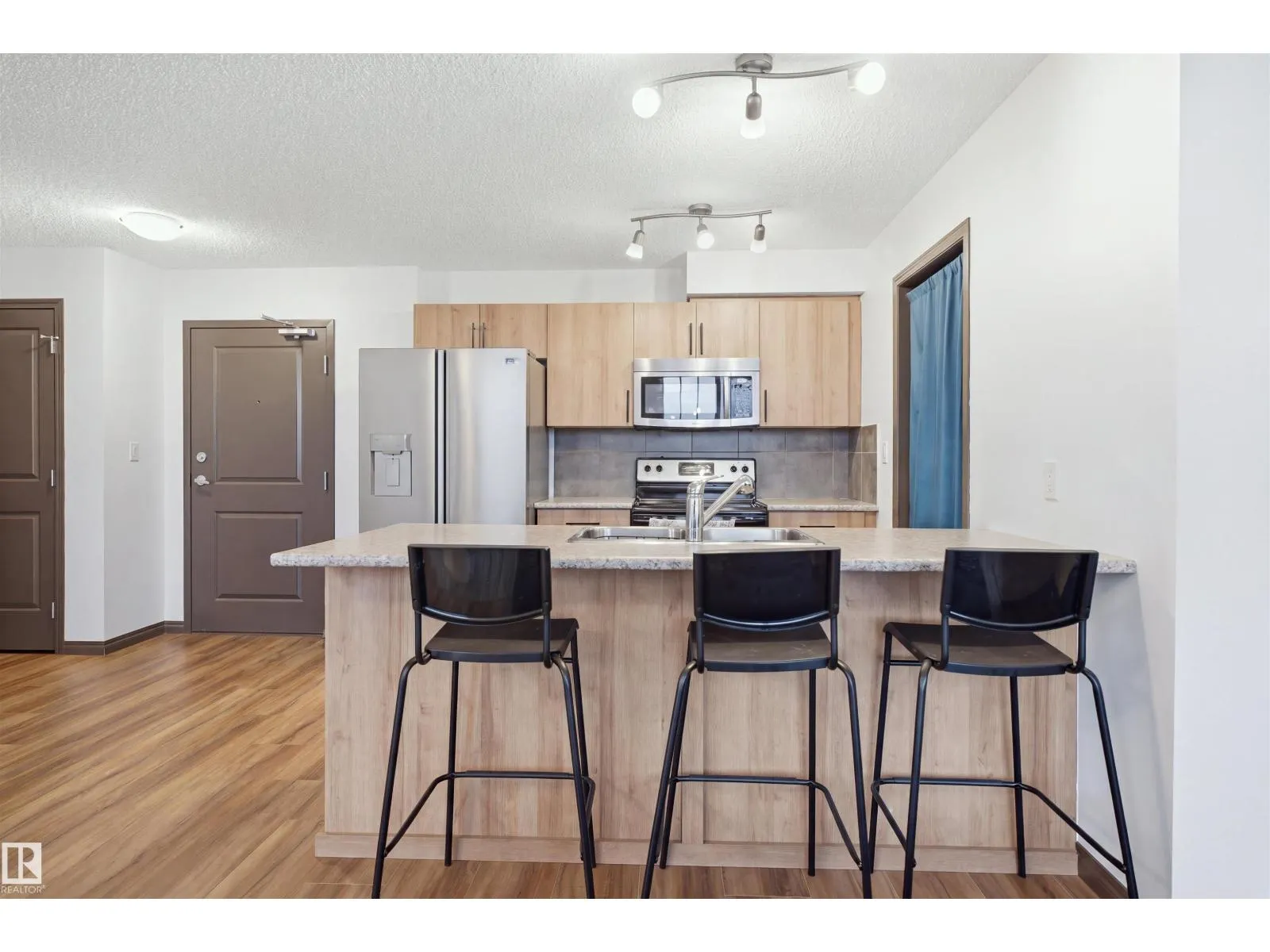 #405 105 ambleside dr SW