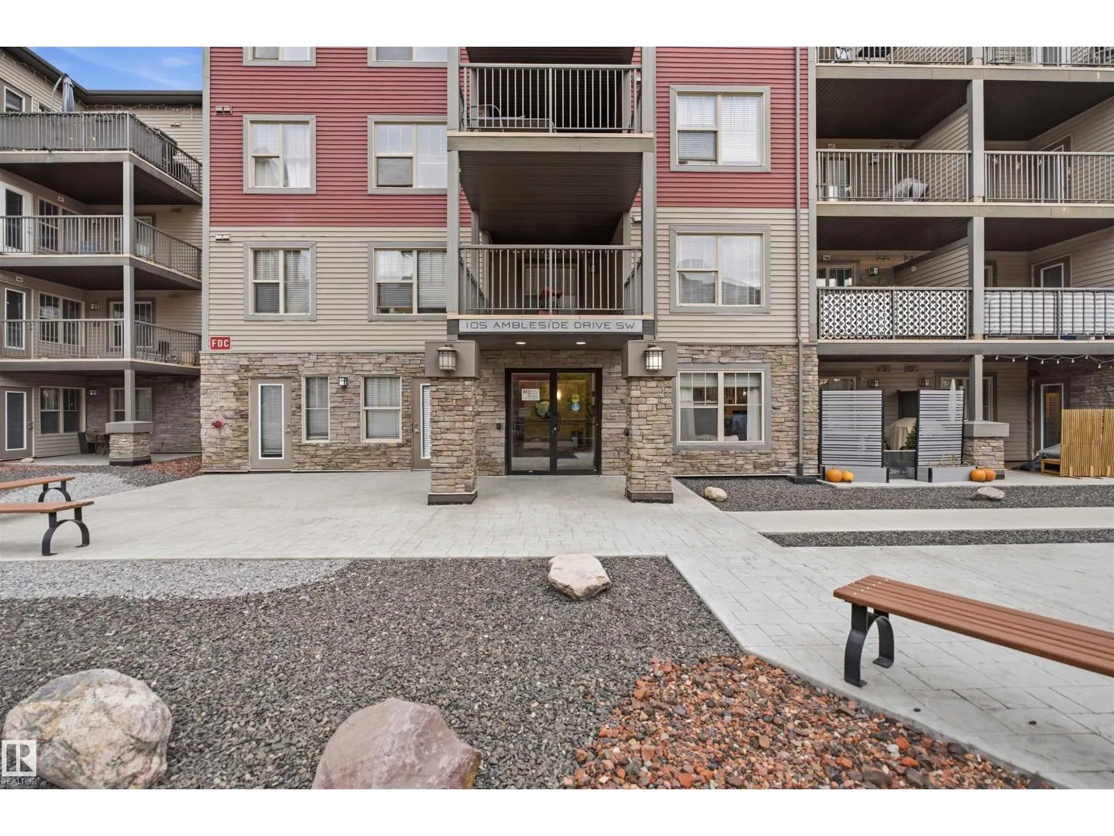 #405 105 ambleside dr SW