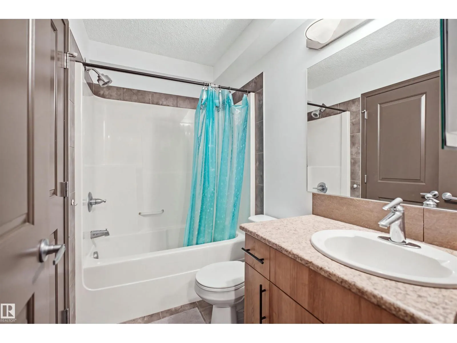 #405 105 ambleside dr SW