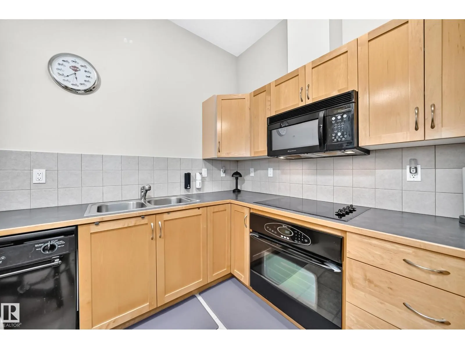 #432 10407 122 ST NW
