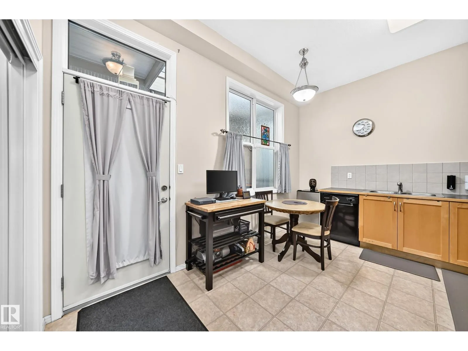 #432 10407 122 ST NW