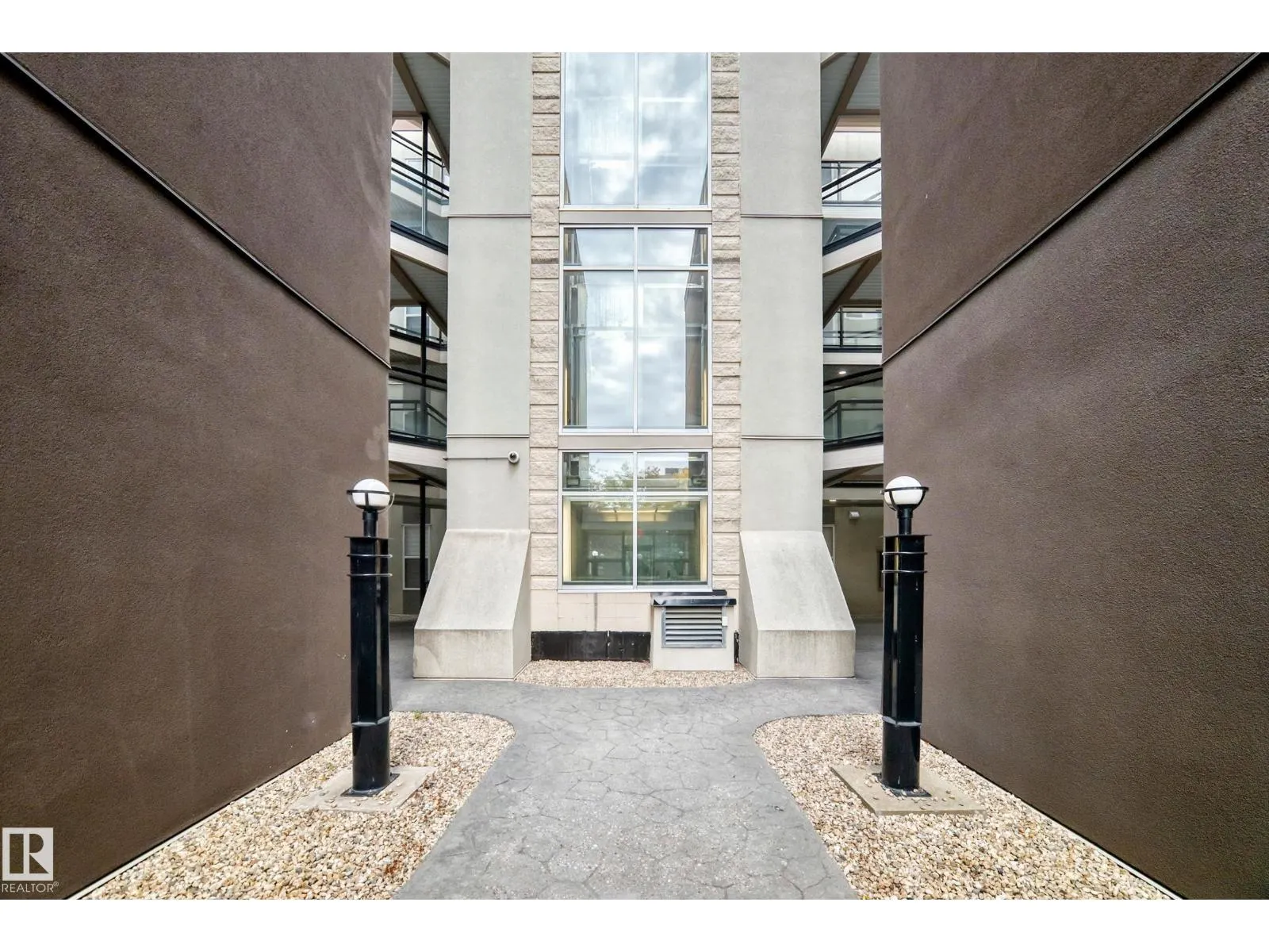 #432 10407 122 ST NW
