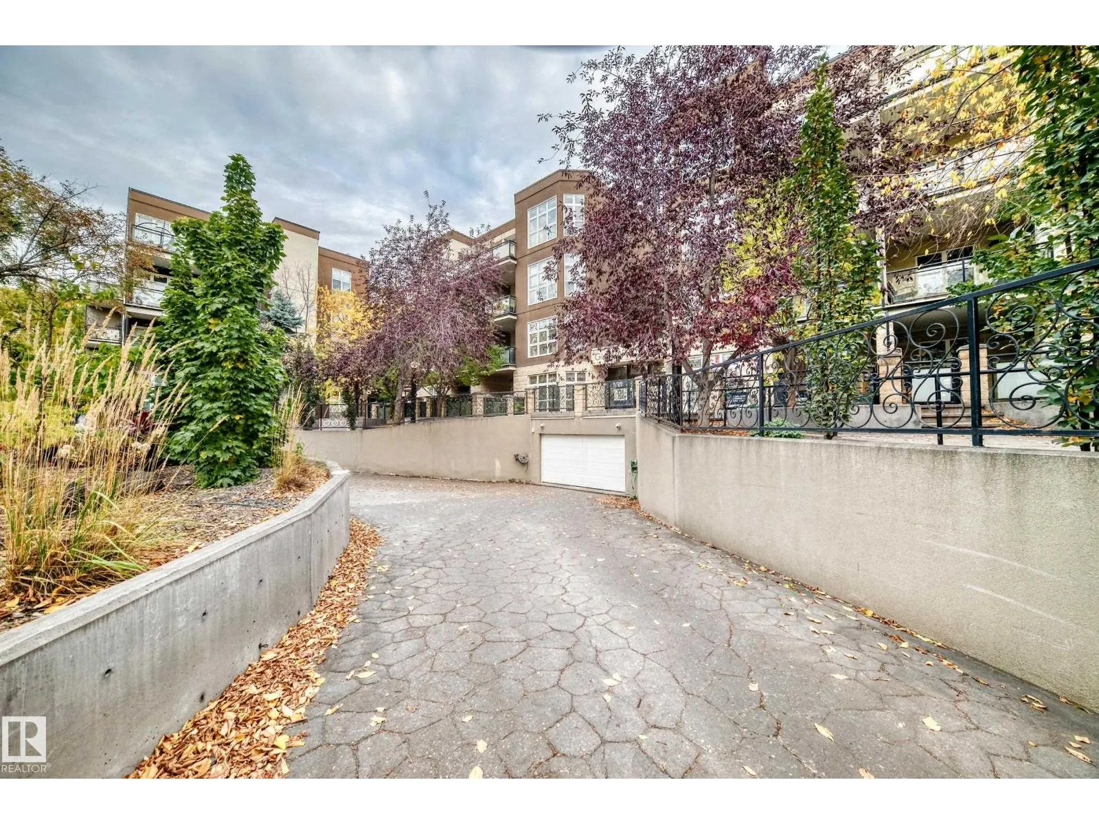 #432 10407 122 ST NW