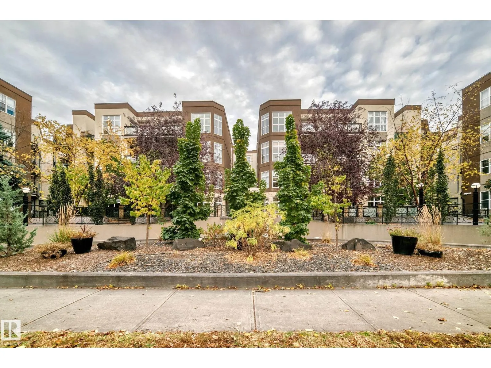 #432 10407 122 ST NW