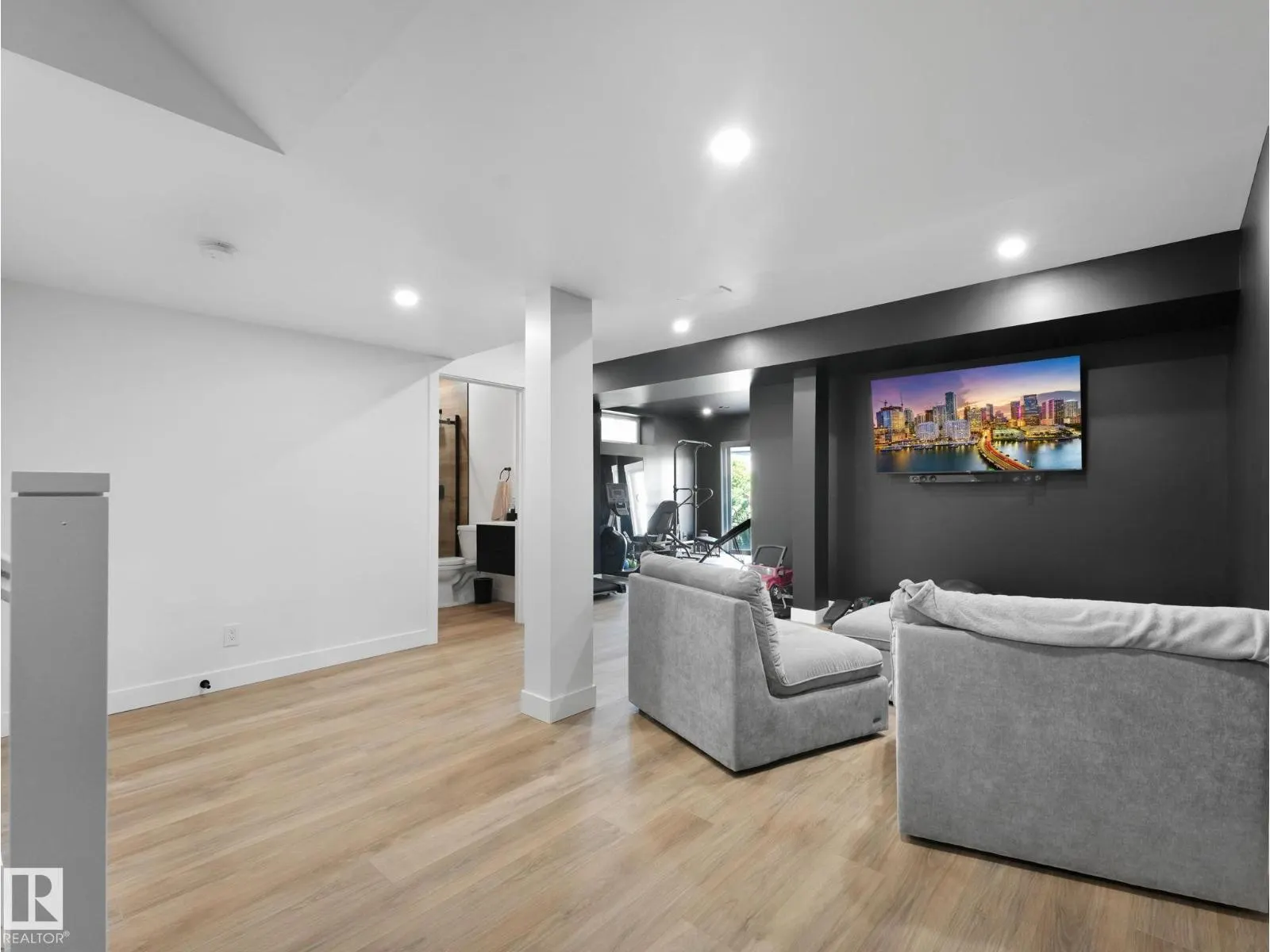 7151 EDGEMONT WY NW