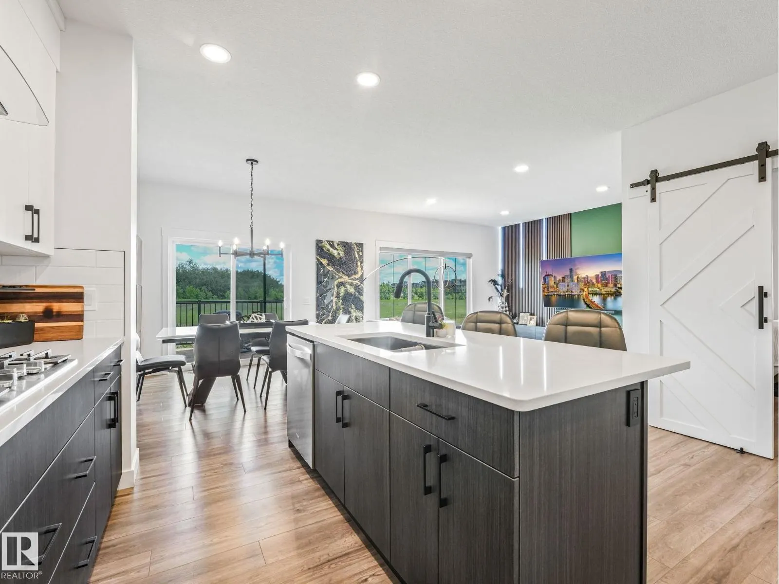 7151 EDGEMONT WY NW