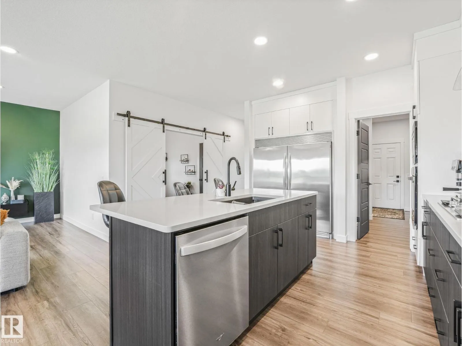 7151 EDGEMONT WY NW