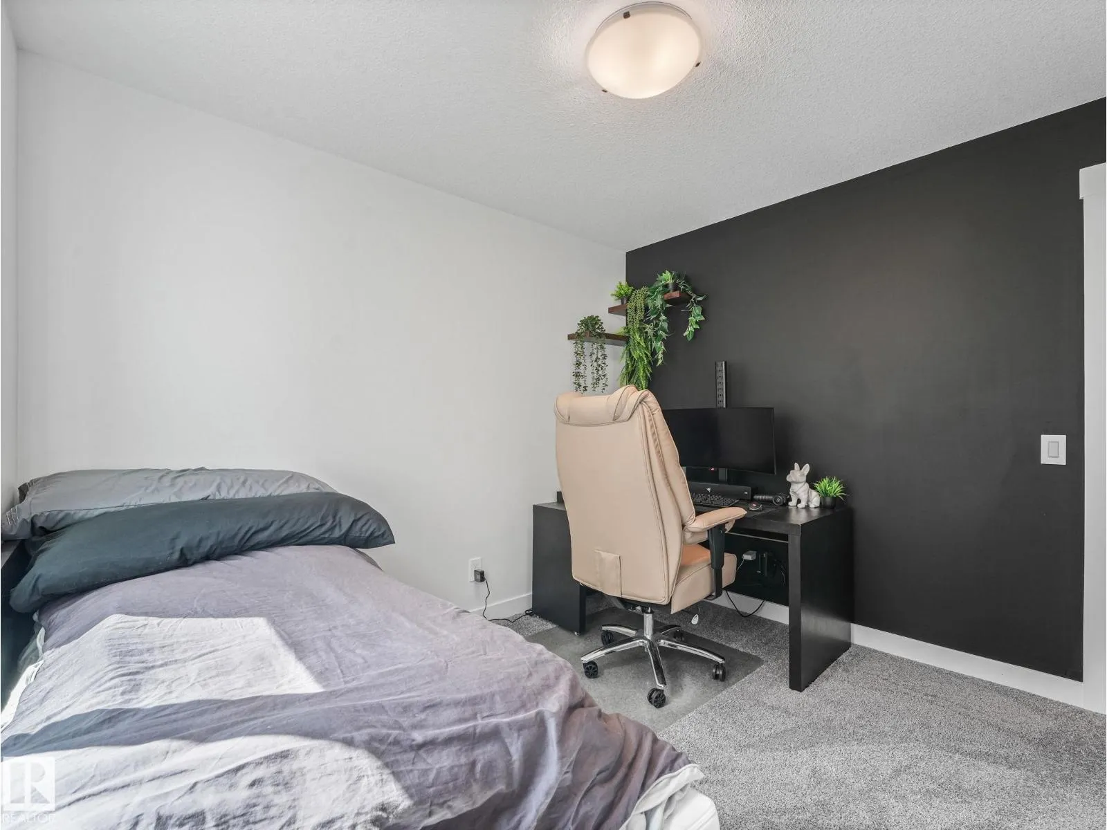 7151 EDGEMONT WY NW