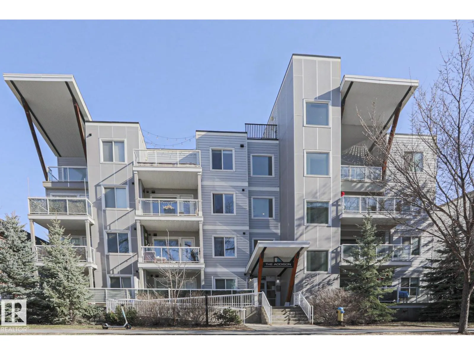 10030 83 AV NW