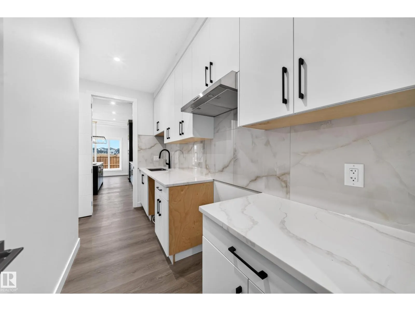 115 28 ST SW SW