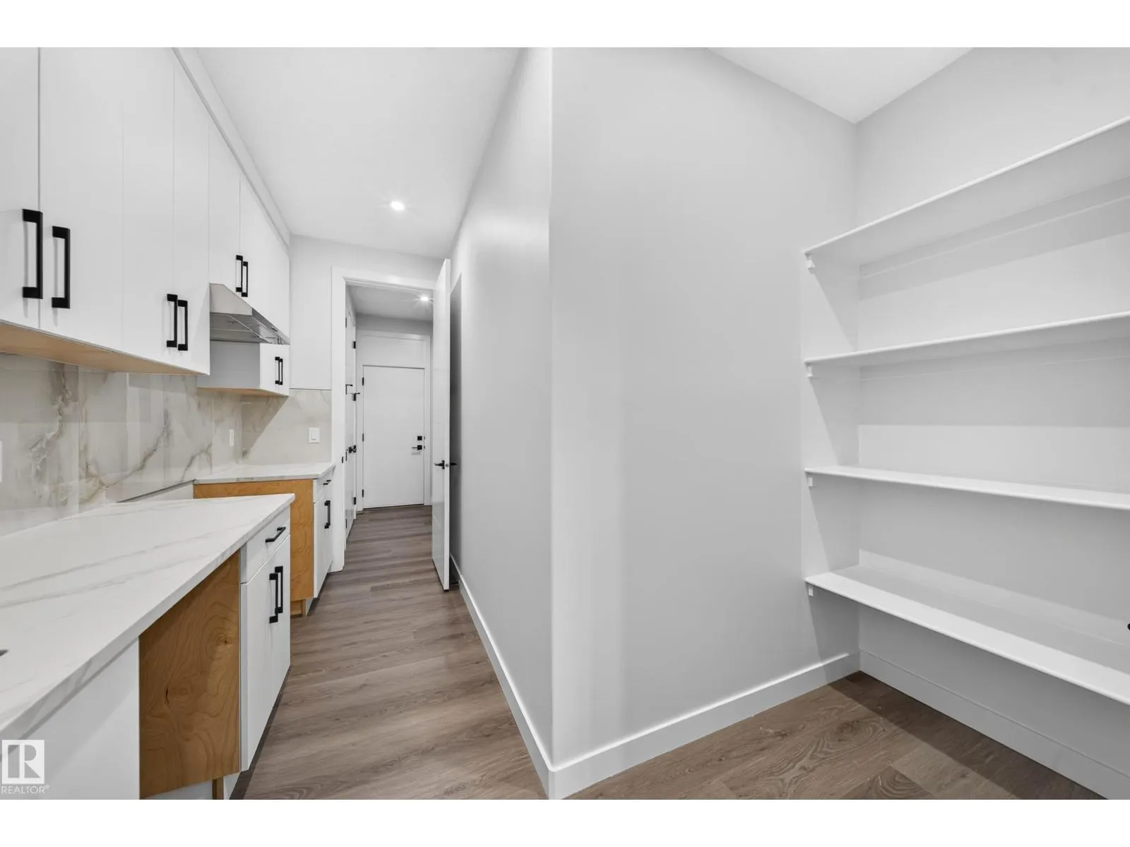115 28 ST SW SW