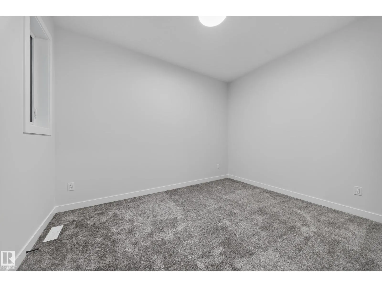 115 28 ST SW SW