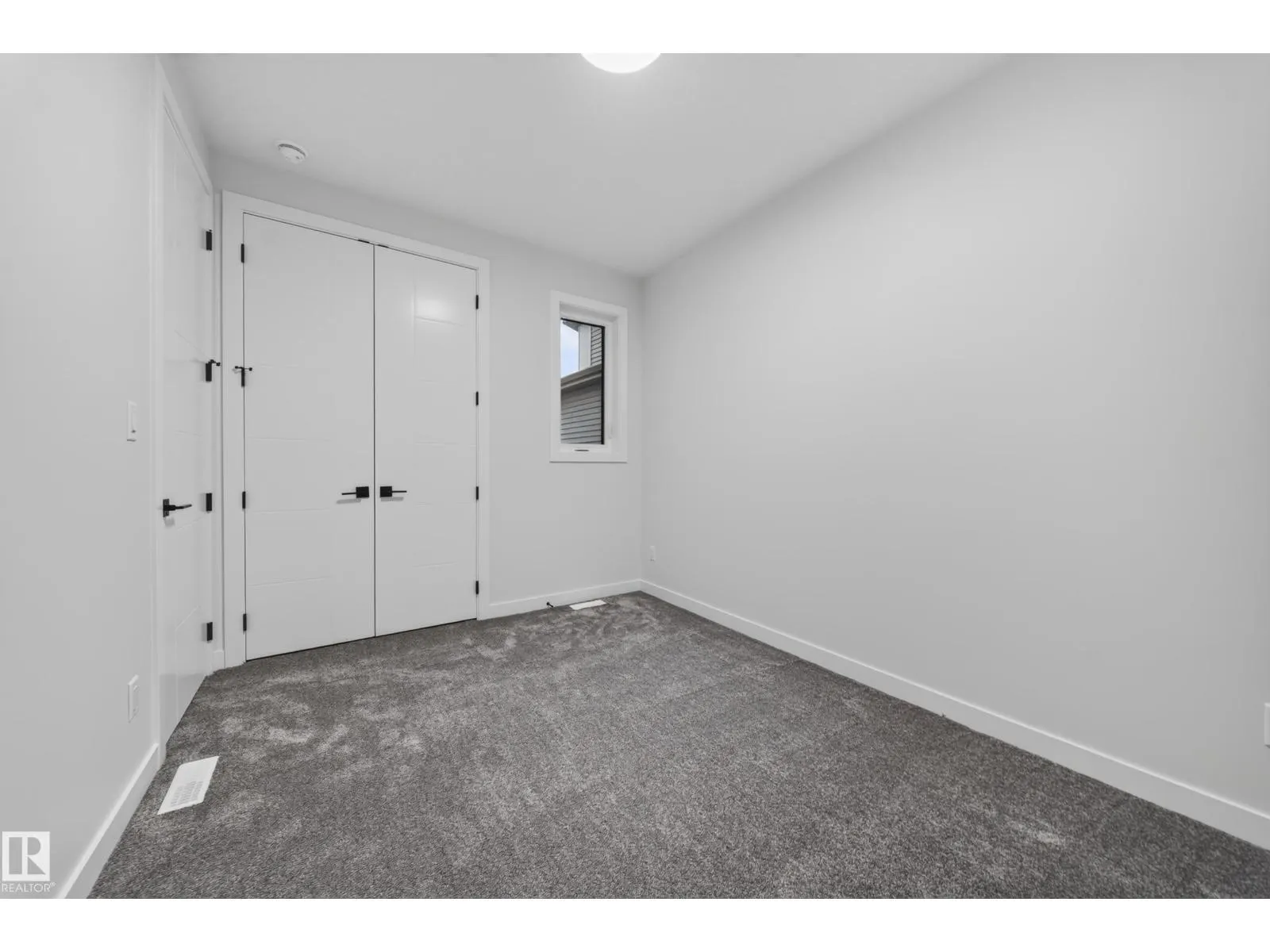 115 28 ST SW SW