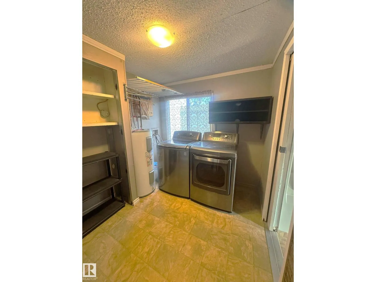 2415 West Oak WY NW