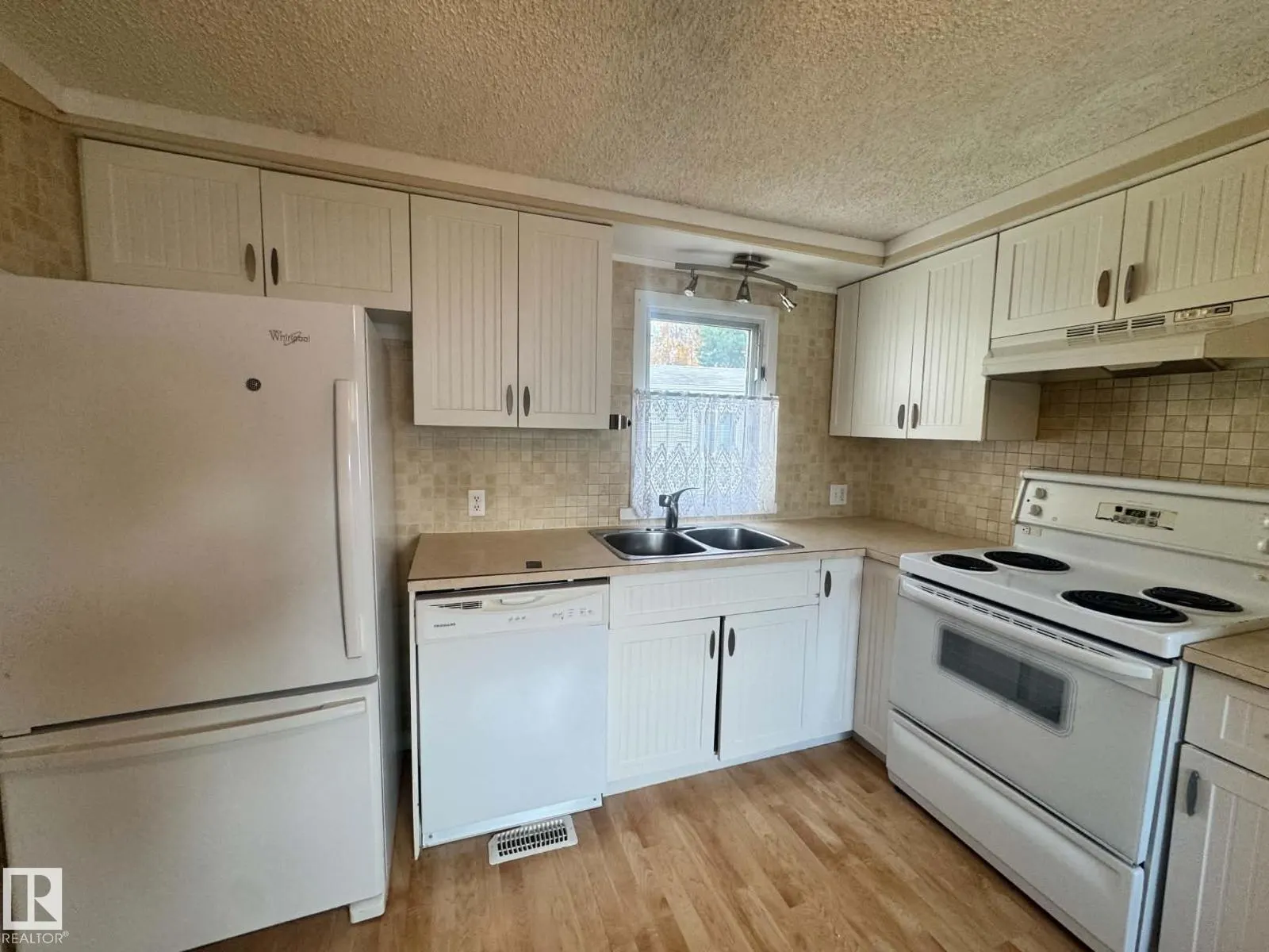 2415 West Oak WY NW