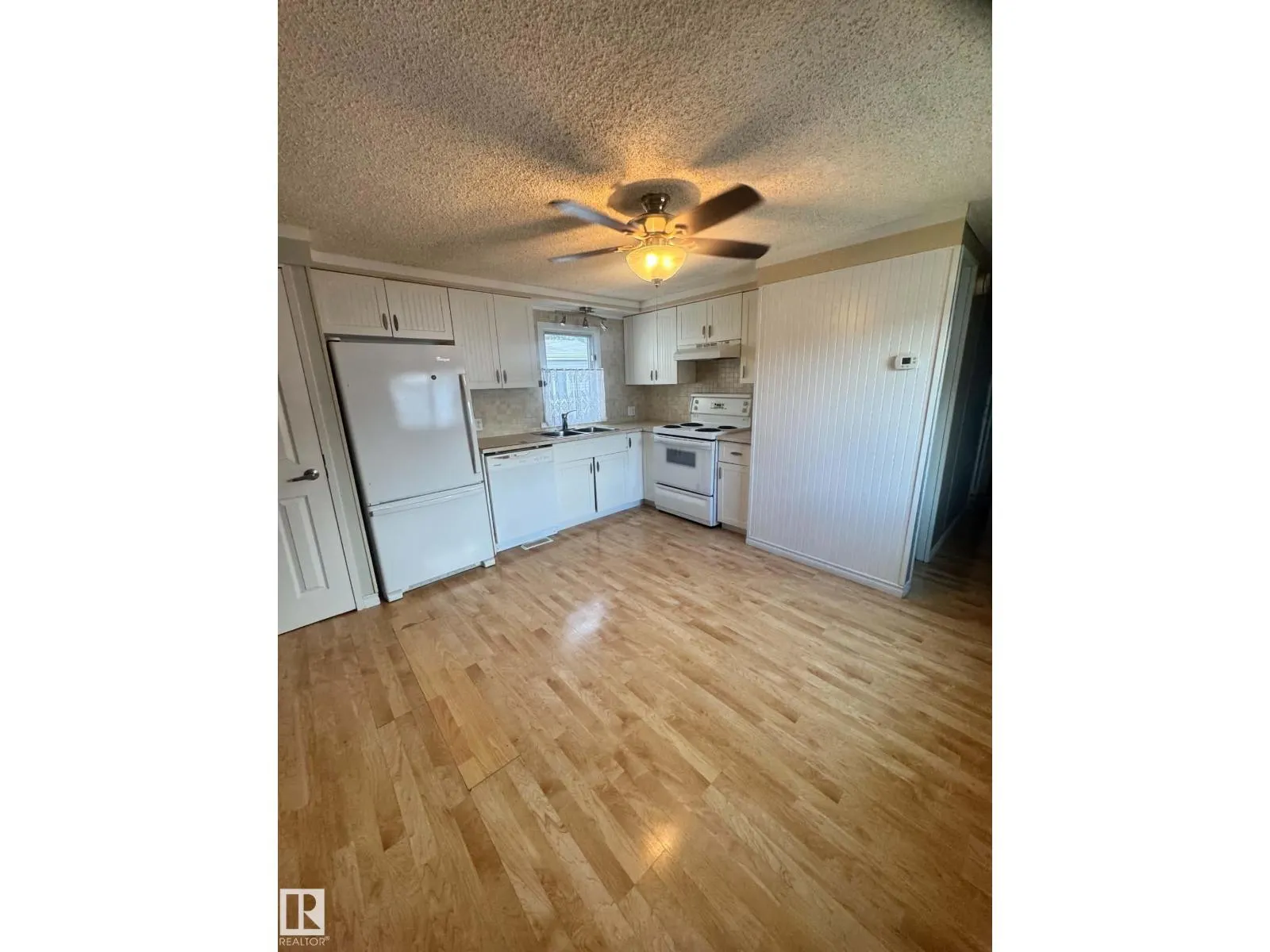2415 West Oak WY NW