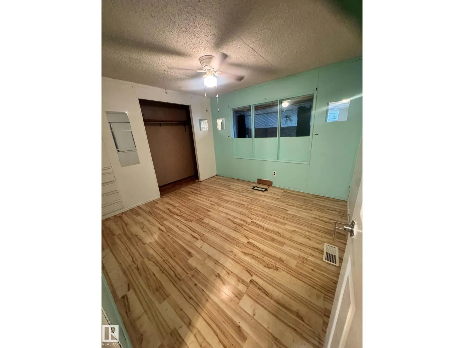 2415 West Oak WY NW