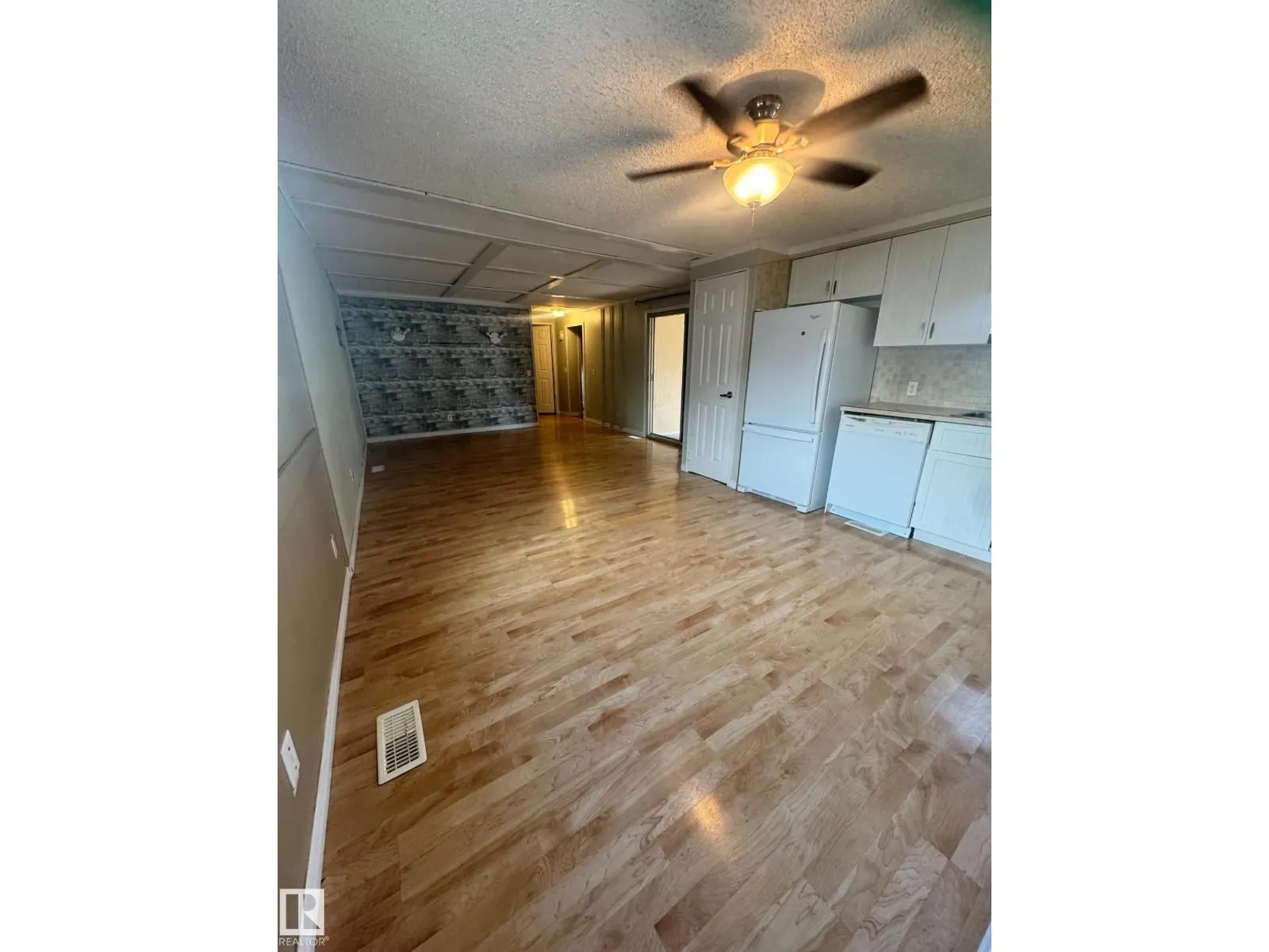 2415 West Oak WY NW