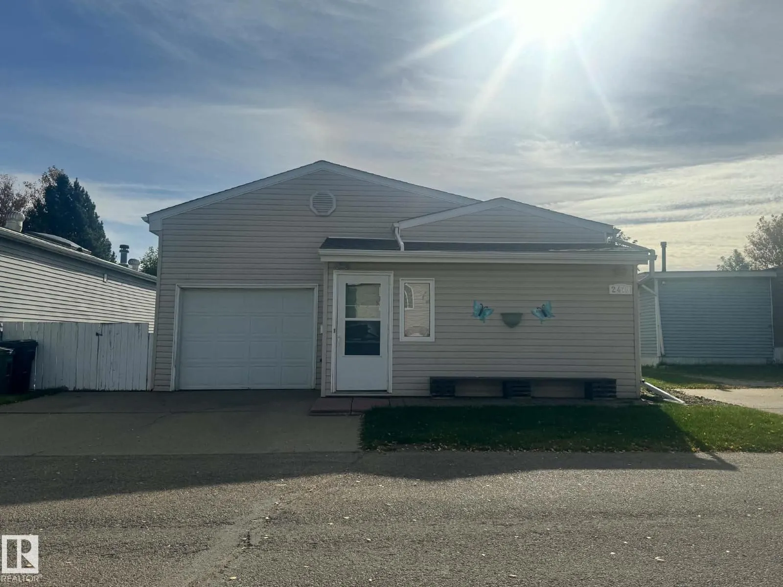 2415 West Oak WY NW