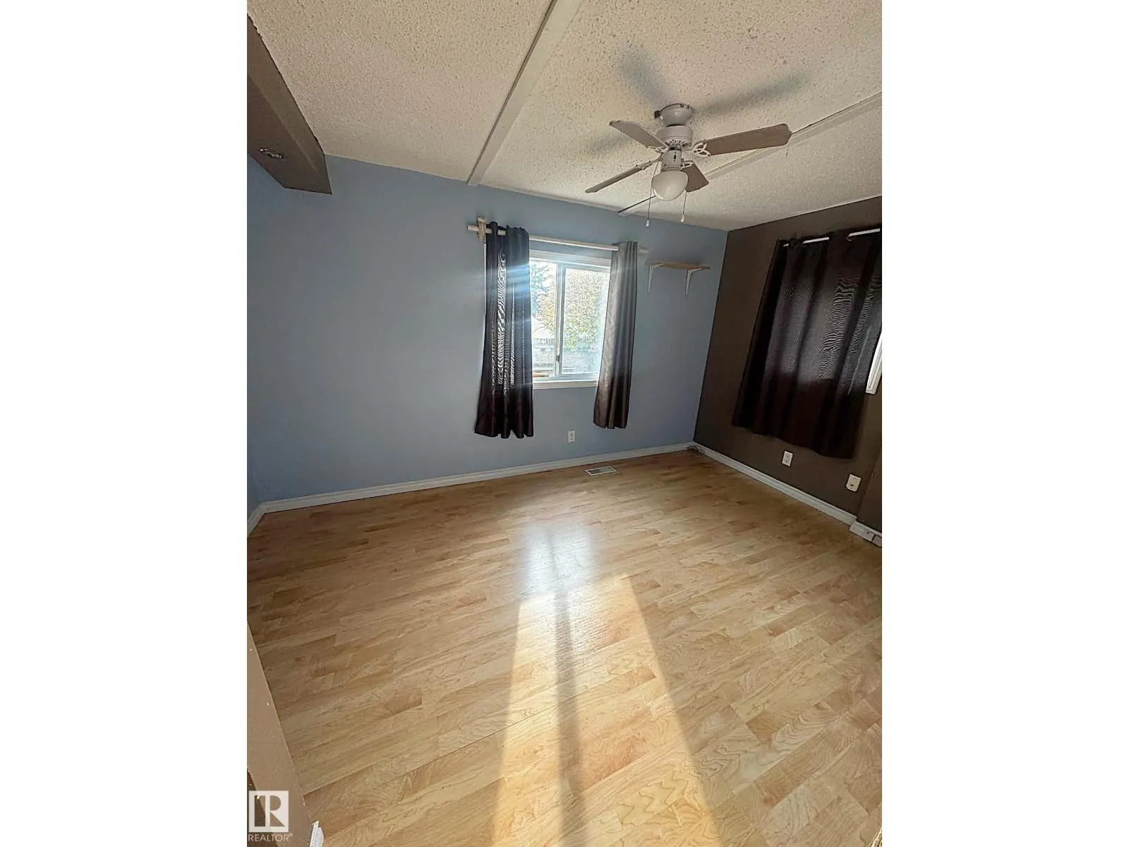 2415 West Oak WY NW