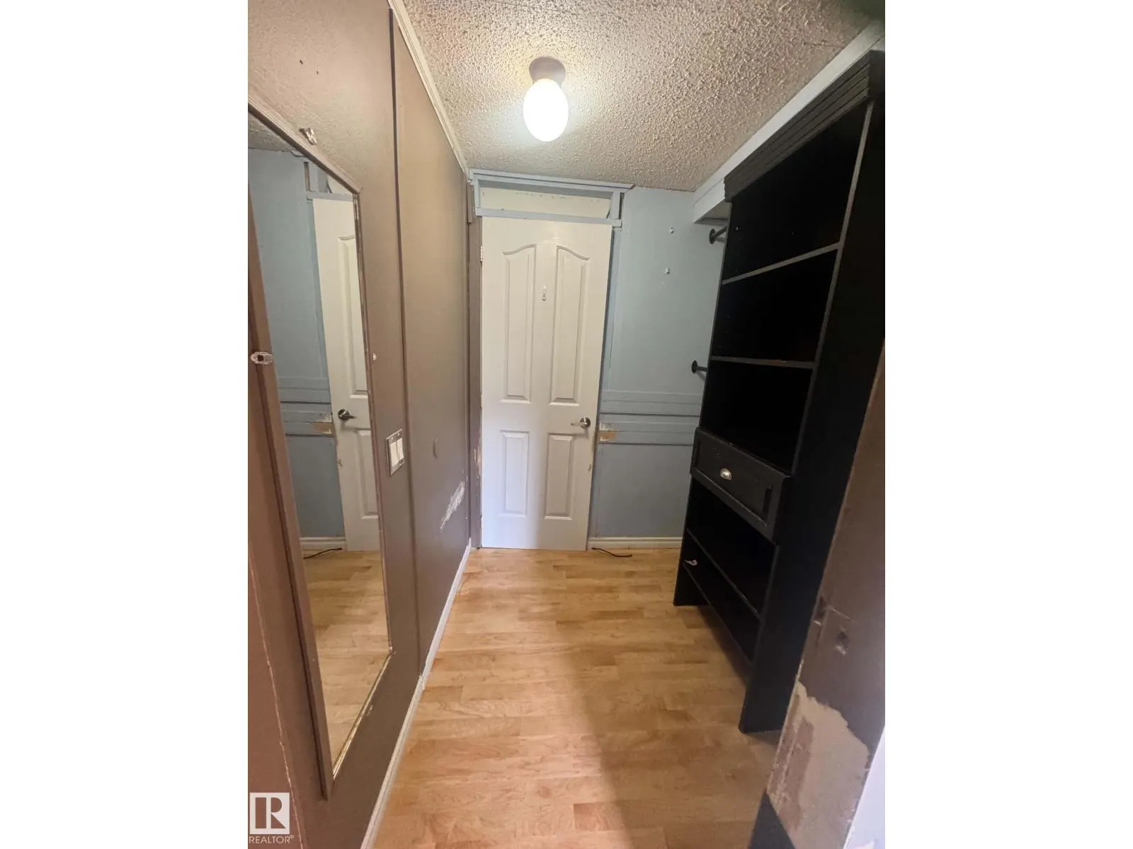 2415 West Oak WY NW
