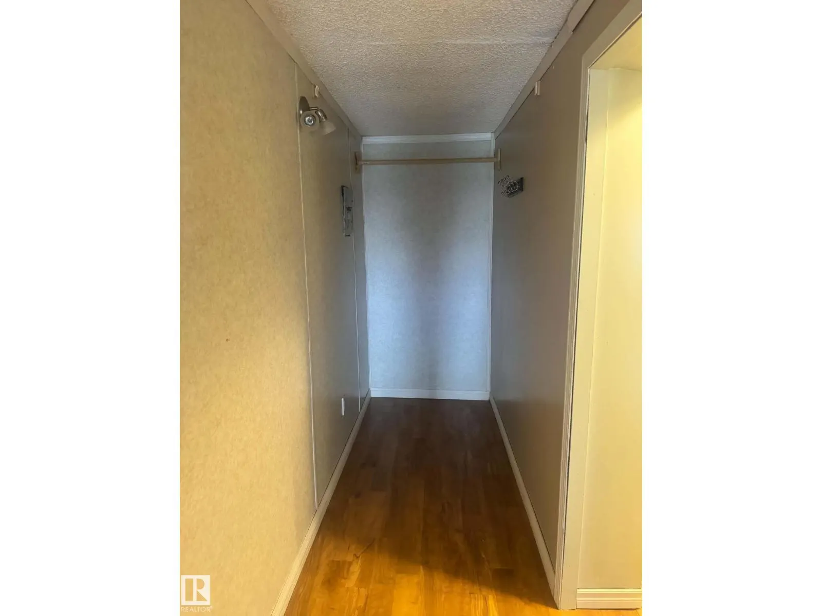 2415 West Oak WY NW