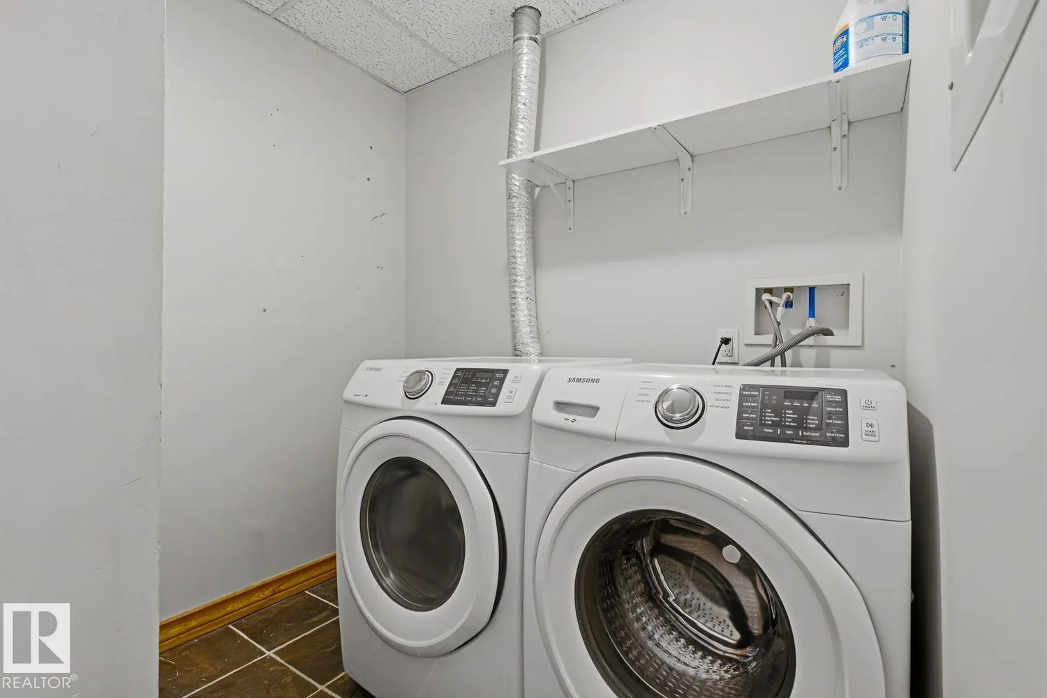 #701 10106 105 ST NW
