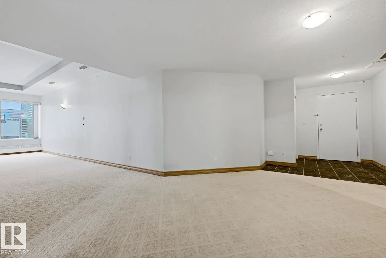 #701 10106 105 ST NW