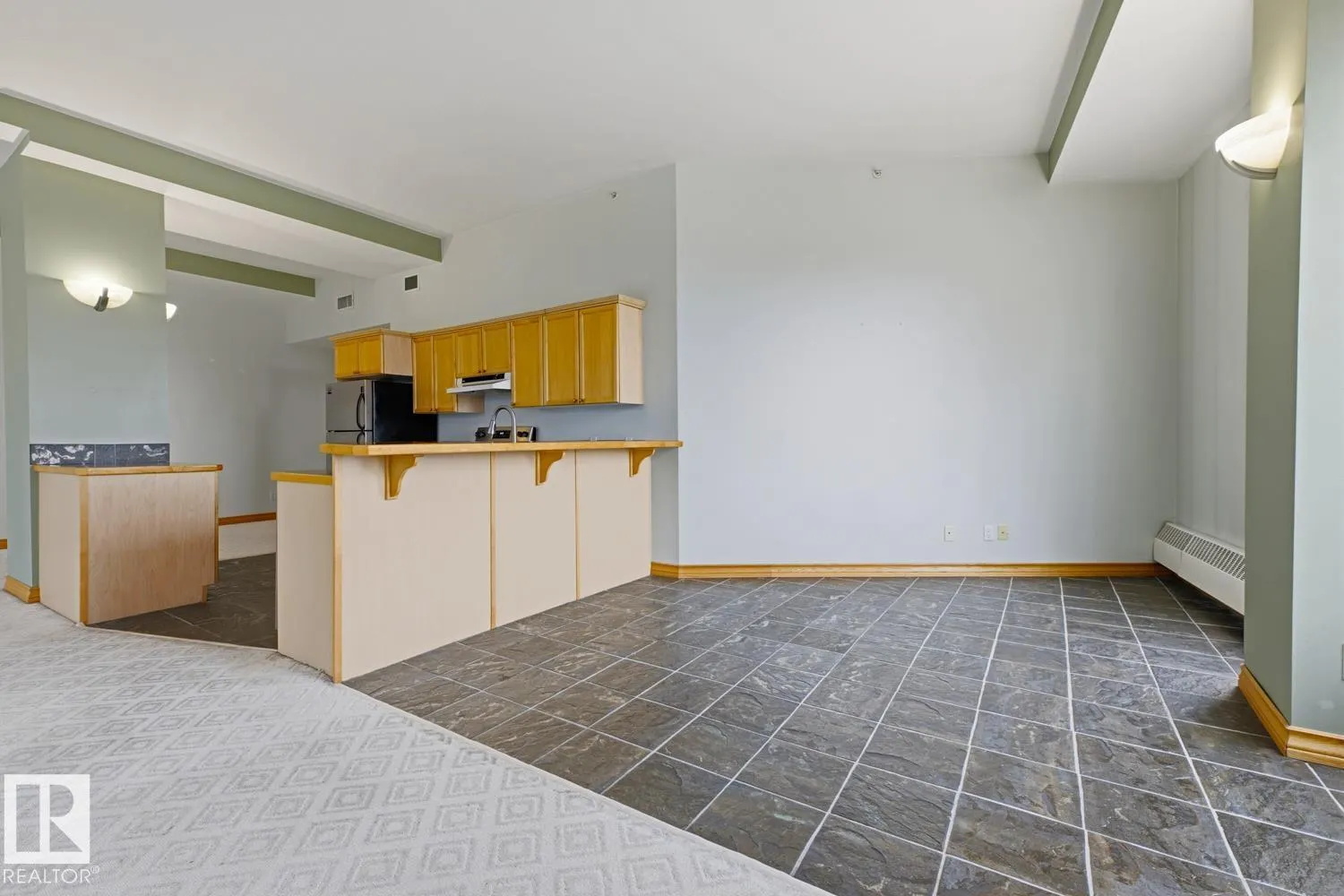 #701 10106 105 ST NW