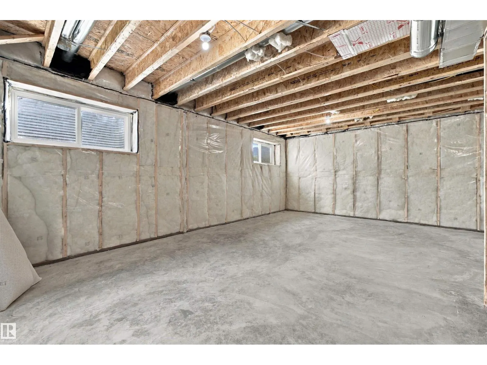 3805 38 Ave