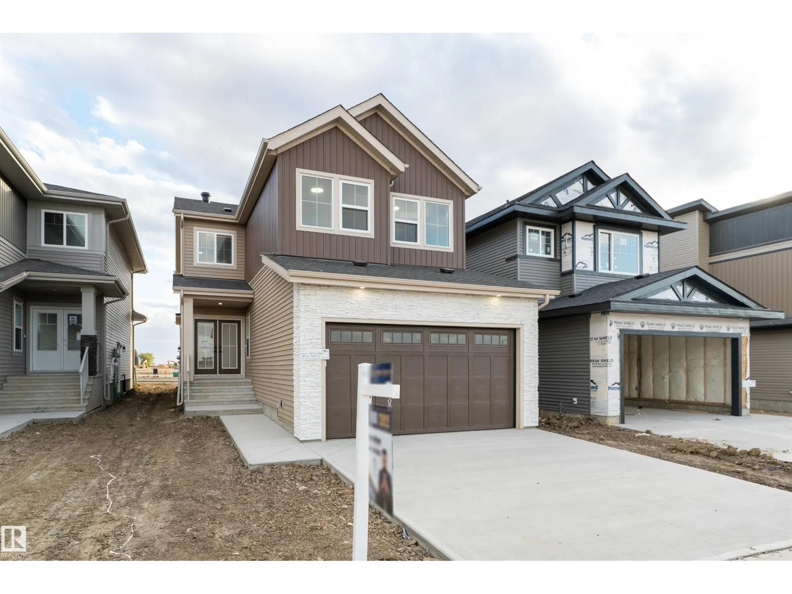 3805 38 Ave
