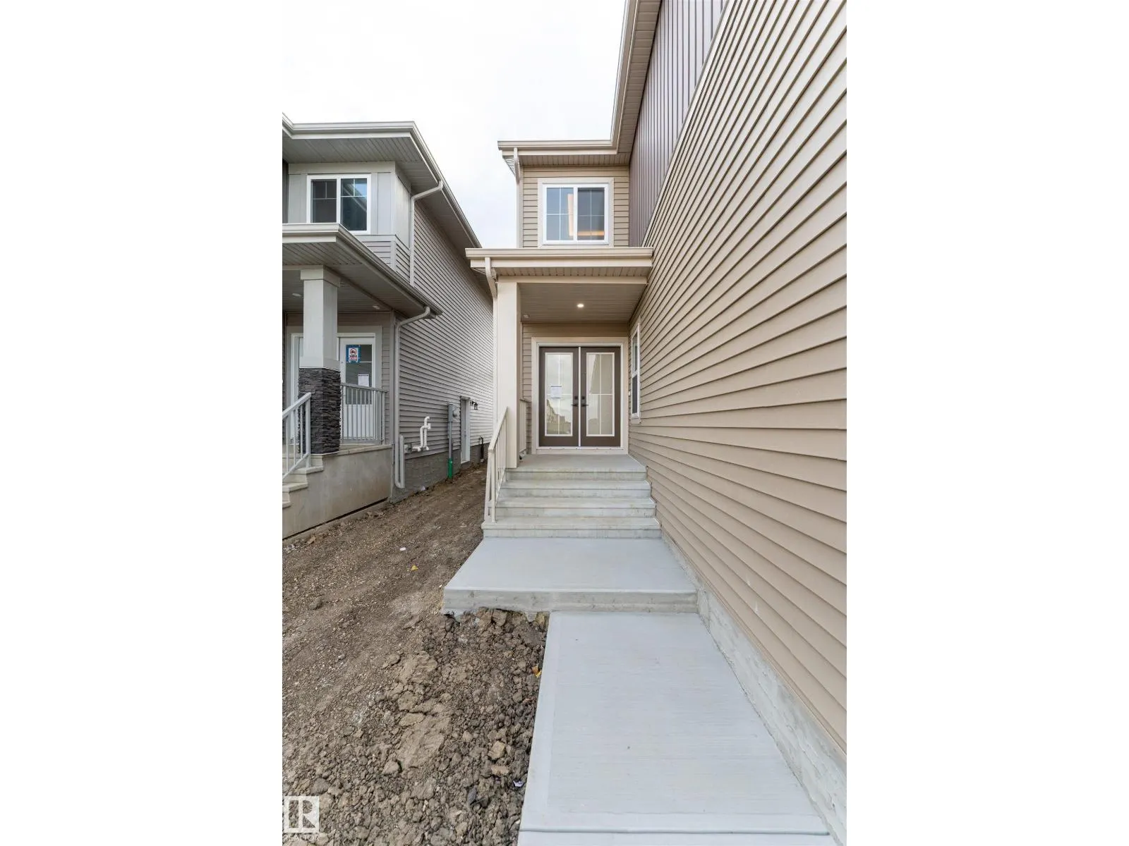 3805 38 Ave