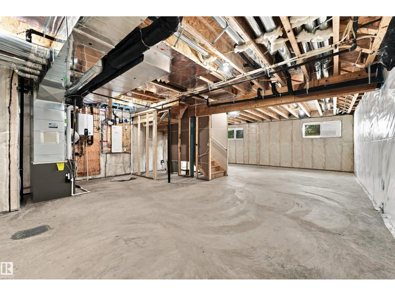 3805 38 Ave