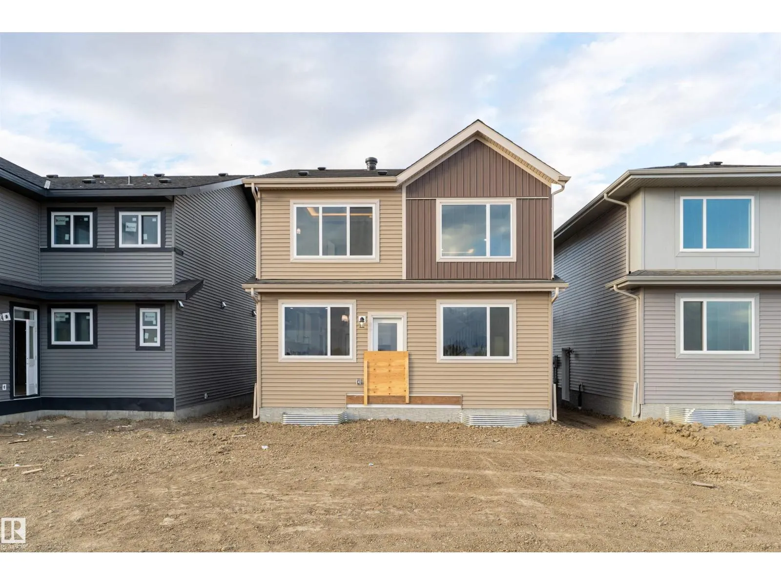 3805 38 Ave