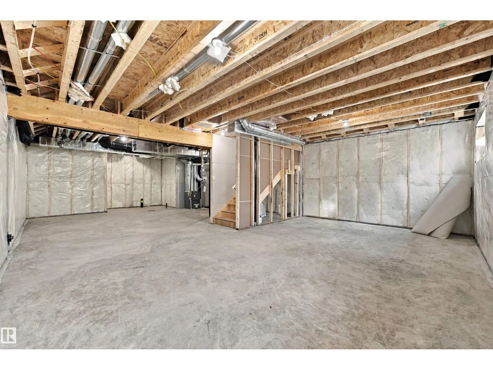 3805 38 Ave