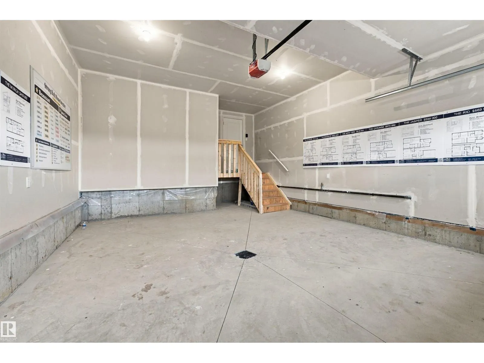 3805 38 Ave