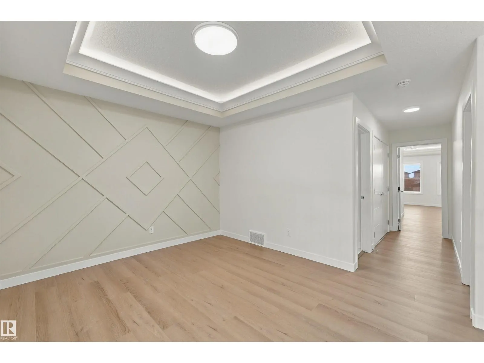 3824 39 St