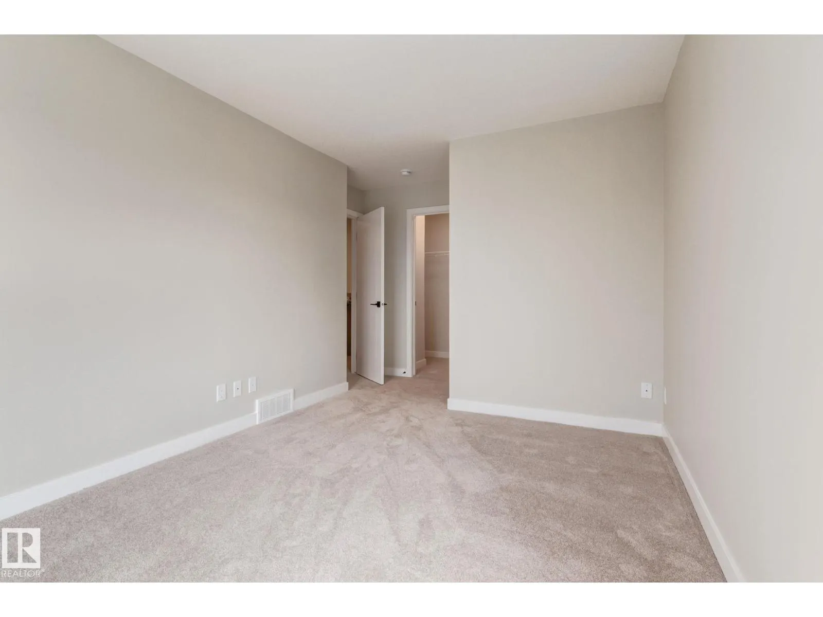 #11 16231 19 AV SW