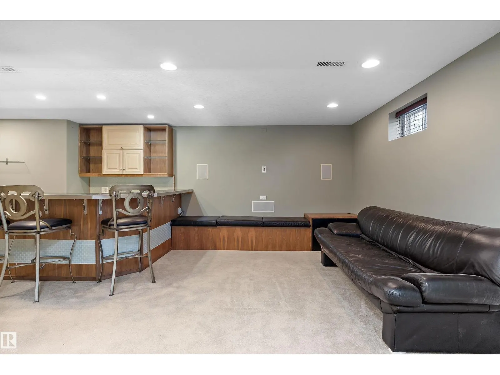16166 110 A AV NW NW