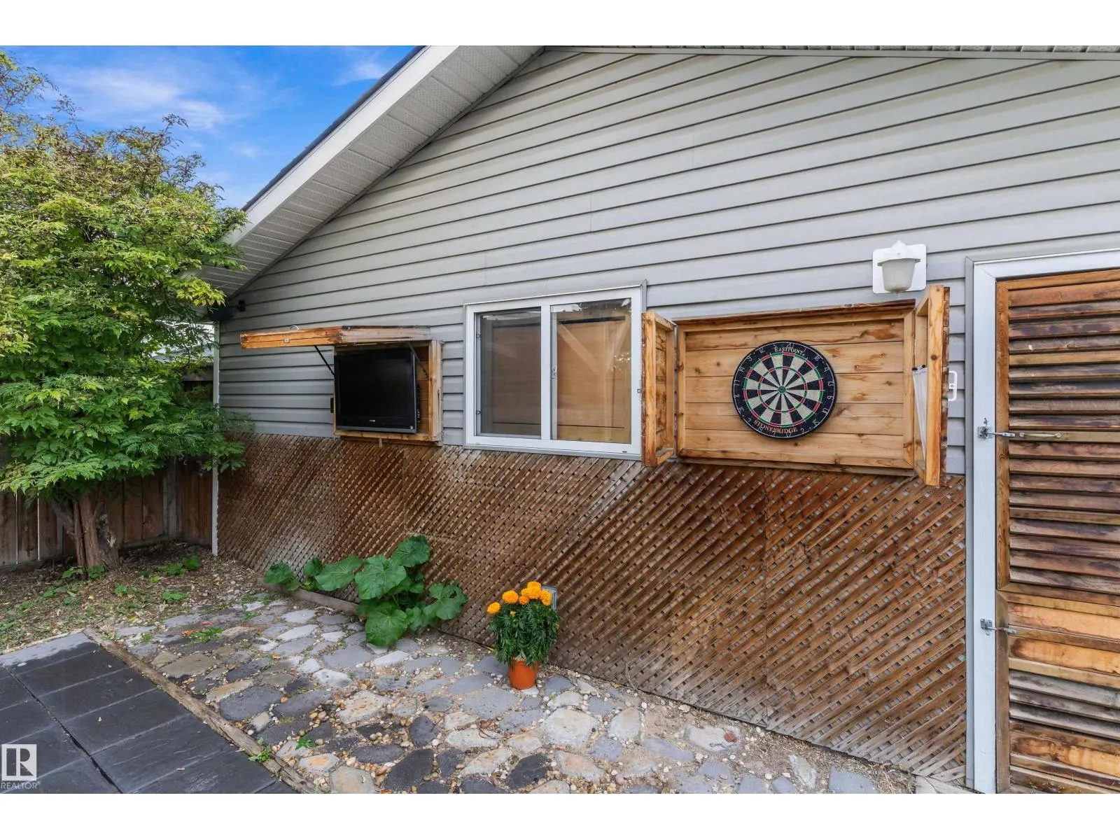 16166 110 A AV NW NW