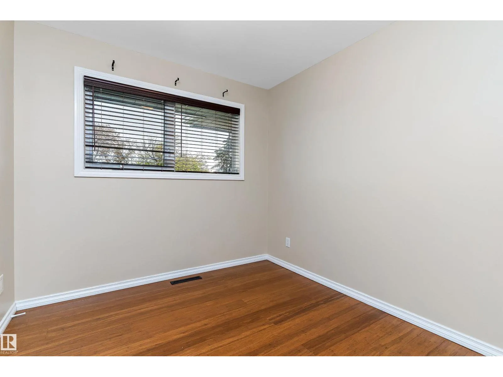 16166 110 A AV NW NW