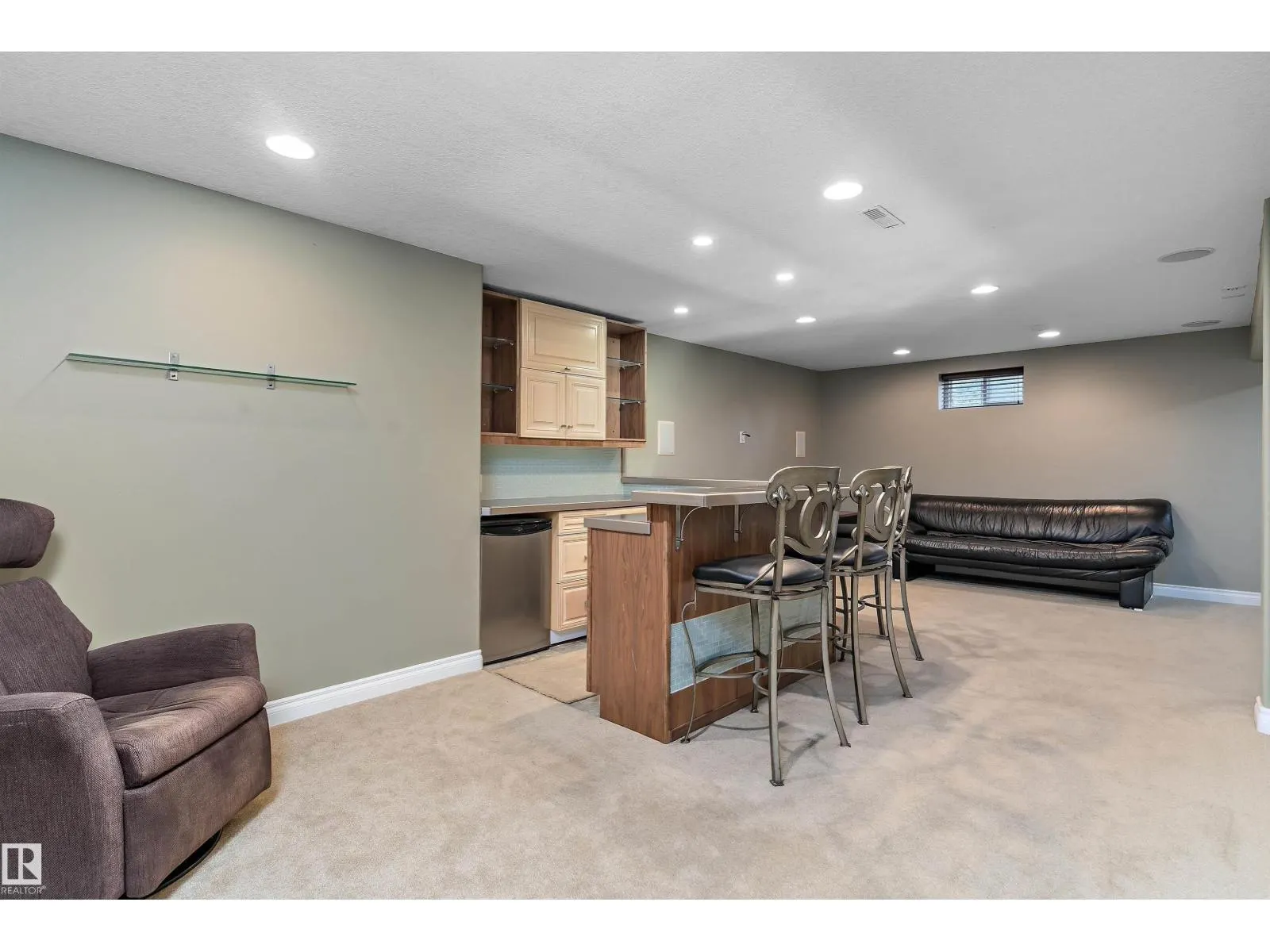 16166 110 A AV NW NW