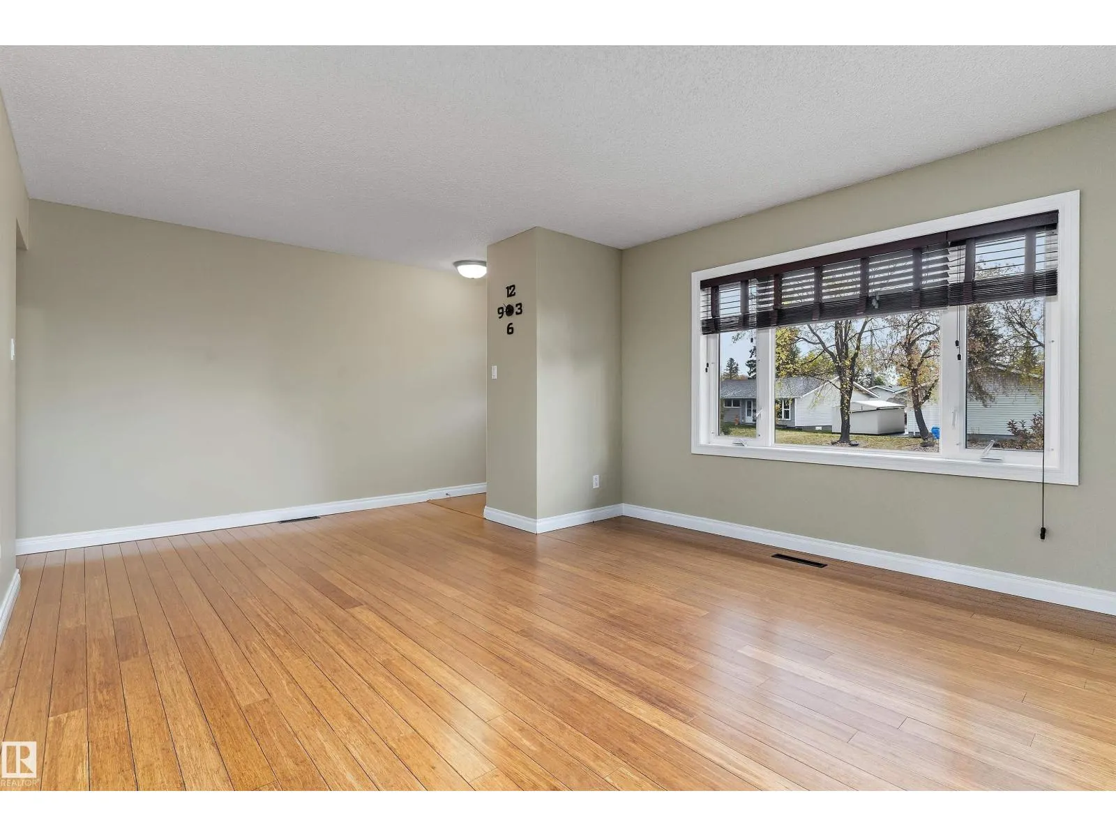 16166 110 A AV NW NW