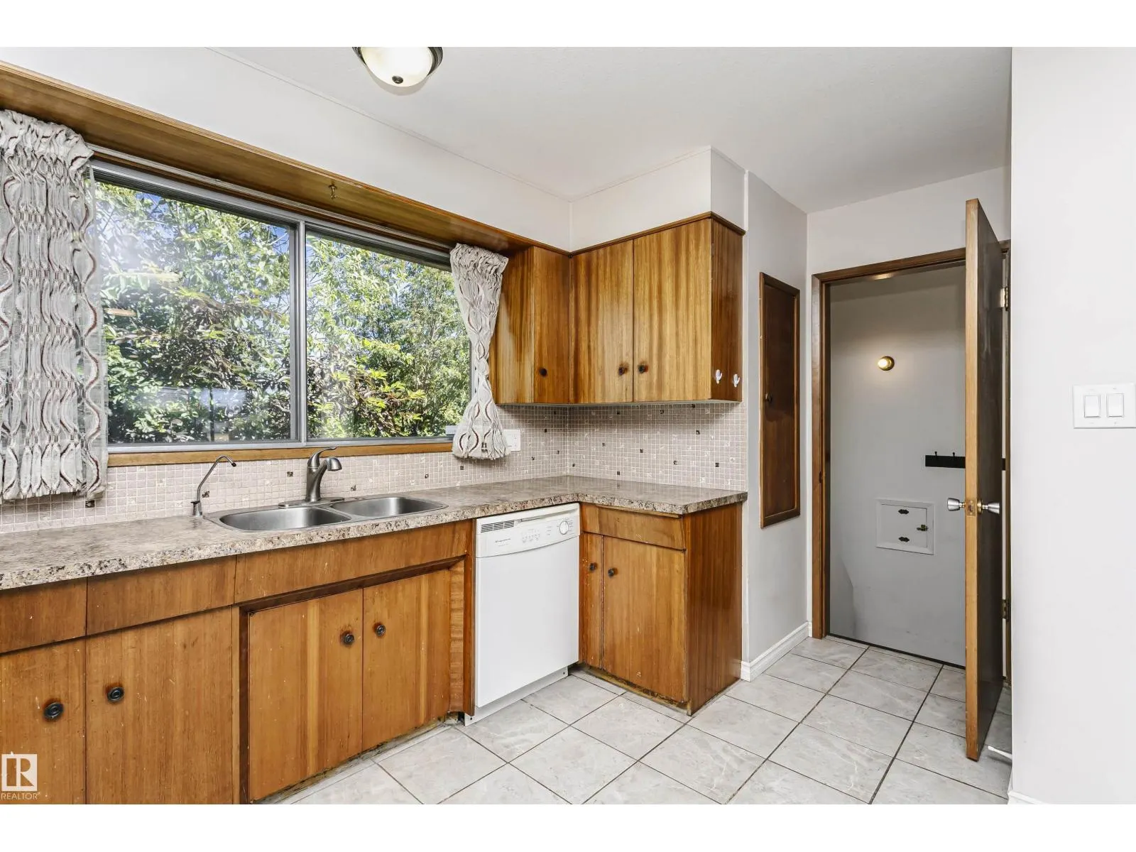 11440 44A AV NW