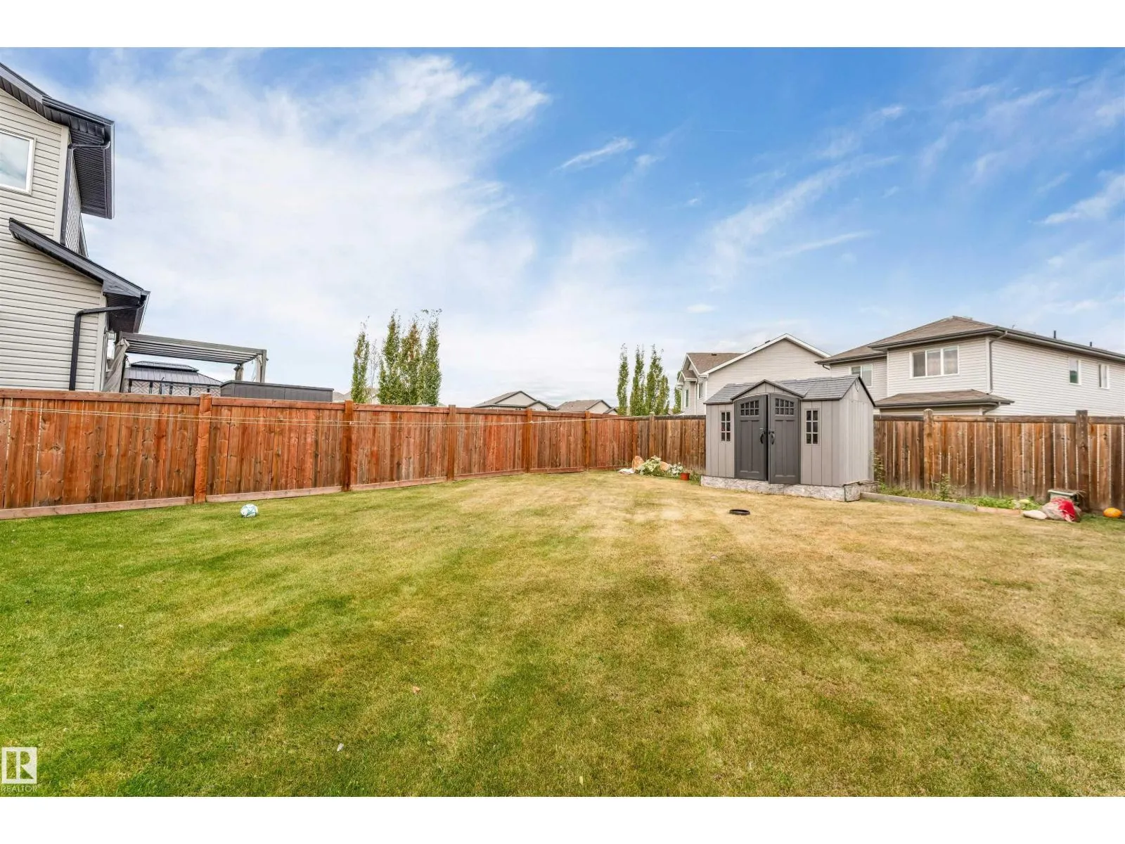 3304 13 AV NW