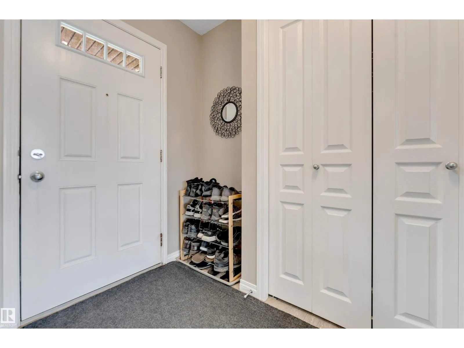 3304 13 AV NW