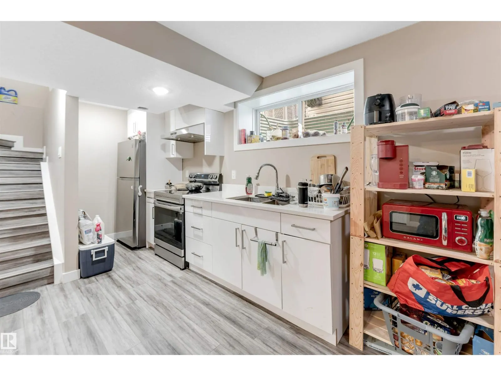 3304 13 AV NW